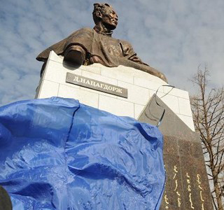 Их зохиолч Д.Нацагдоржийн хөшөөний нээлт боллоо